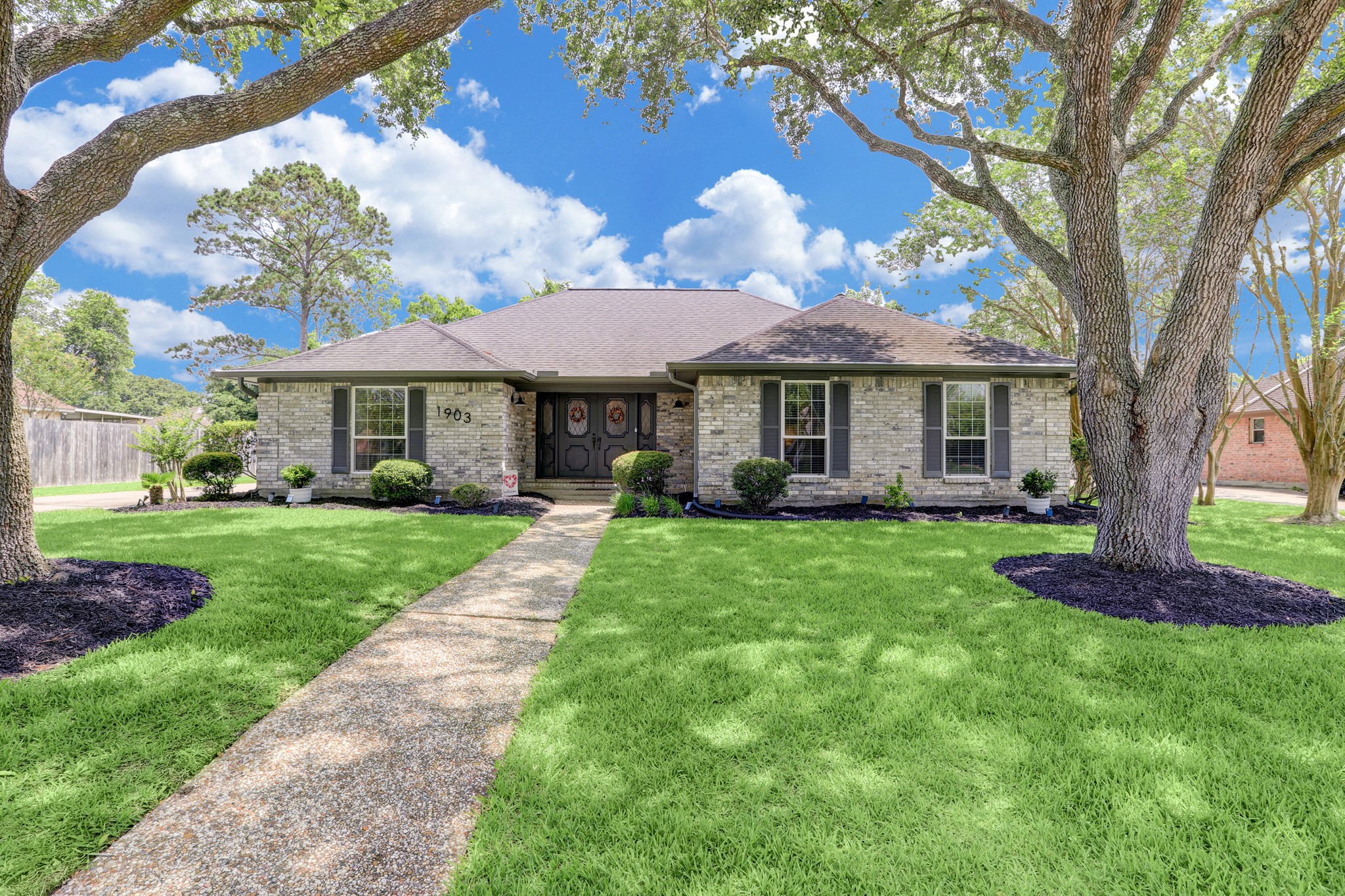 1903 Hunt Drive Friendswood TX 77546