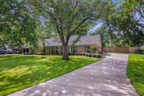 206 Van Winkle Street Lake Jackson TX 77566