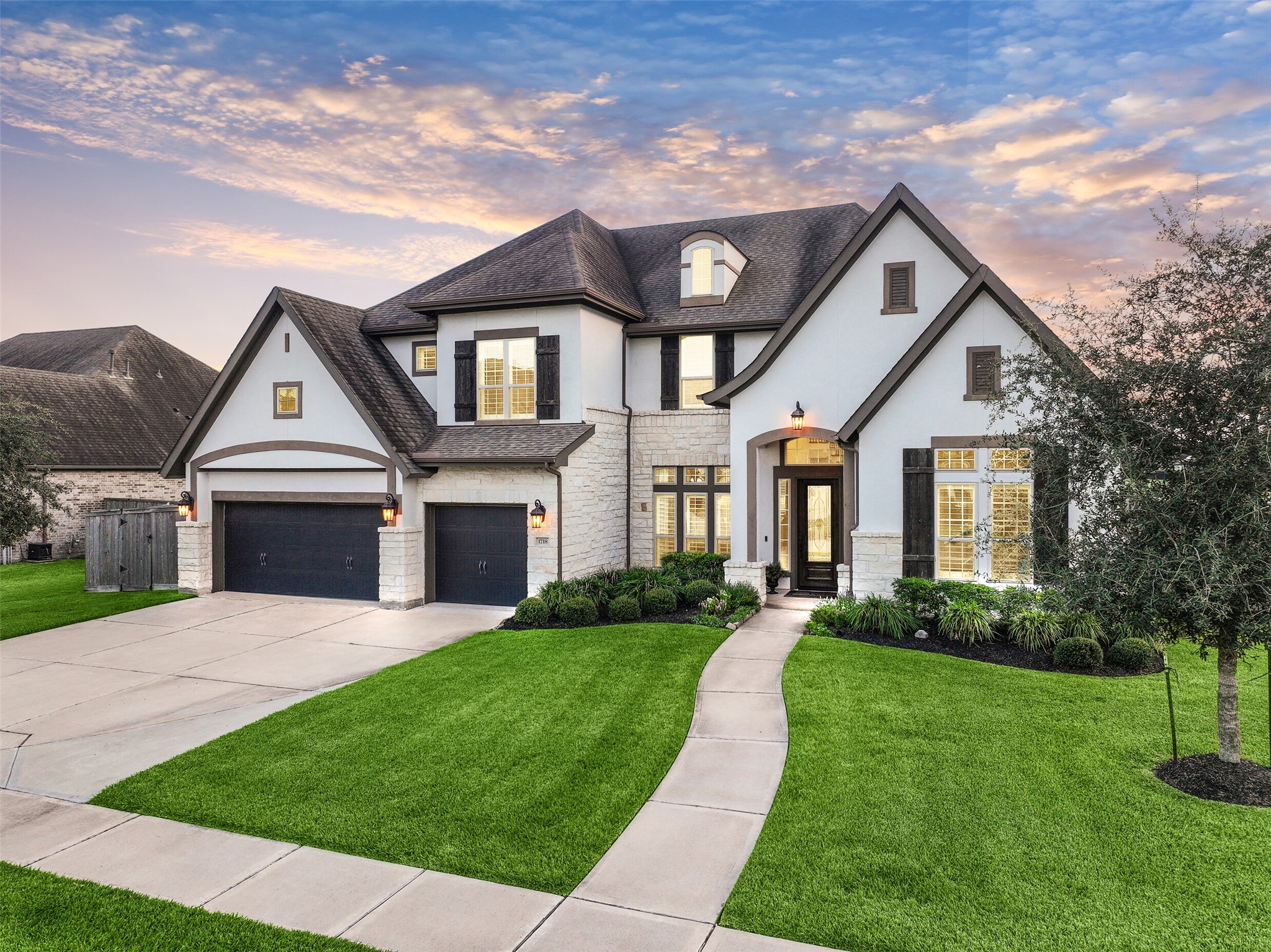 1718 Avery Lane Friendswood TX 77546