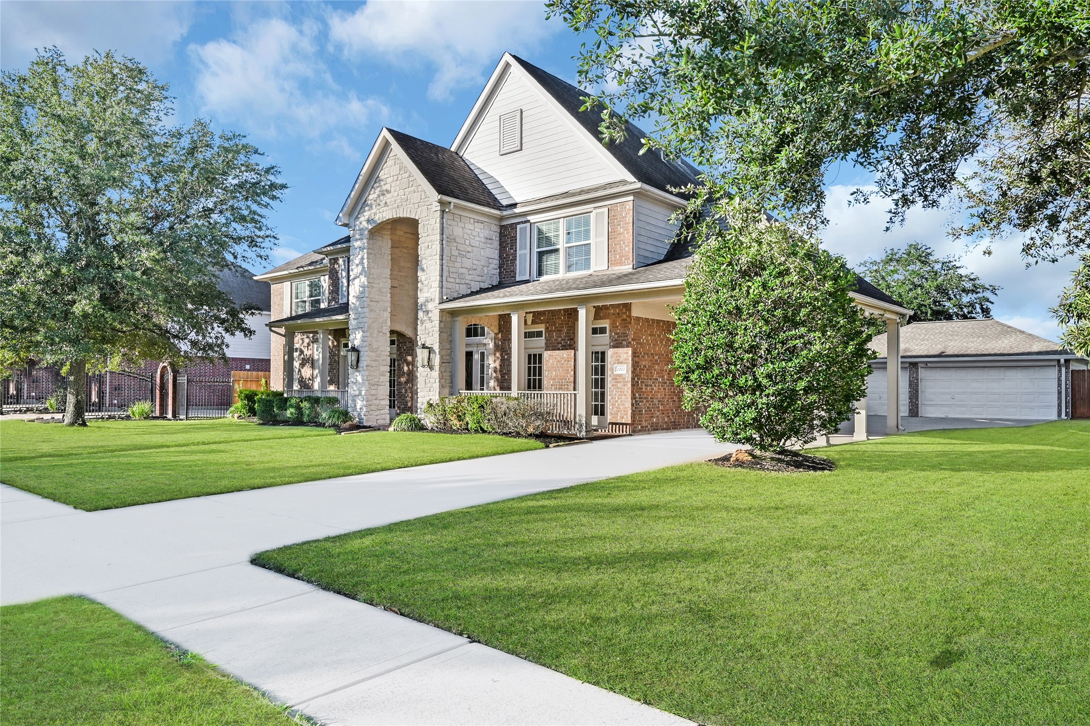 2002 Sandy Lake Drive Friendswood TX 77546