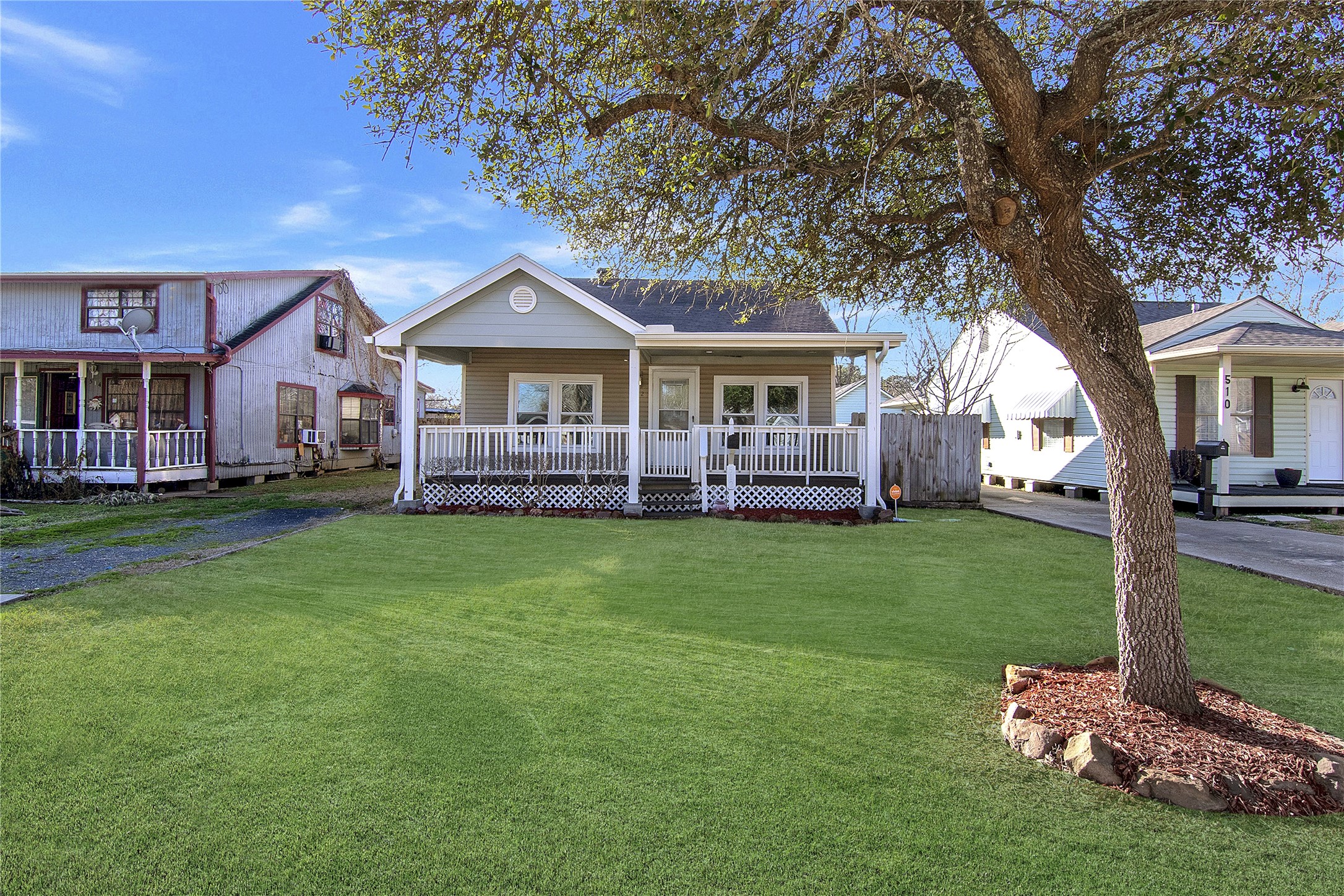 512 S 3rd Street La Porte TX 77571
