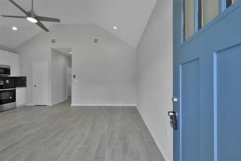 16895 W Ivanhoe Montgomery TX 77316