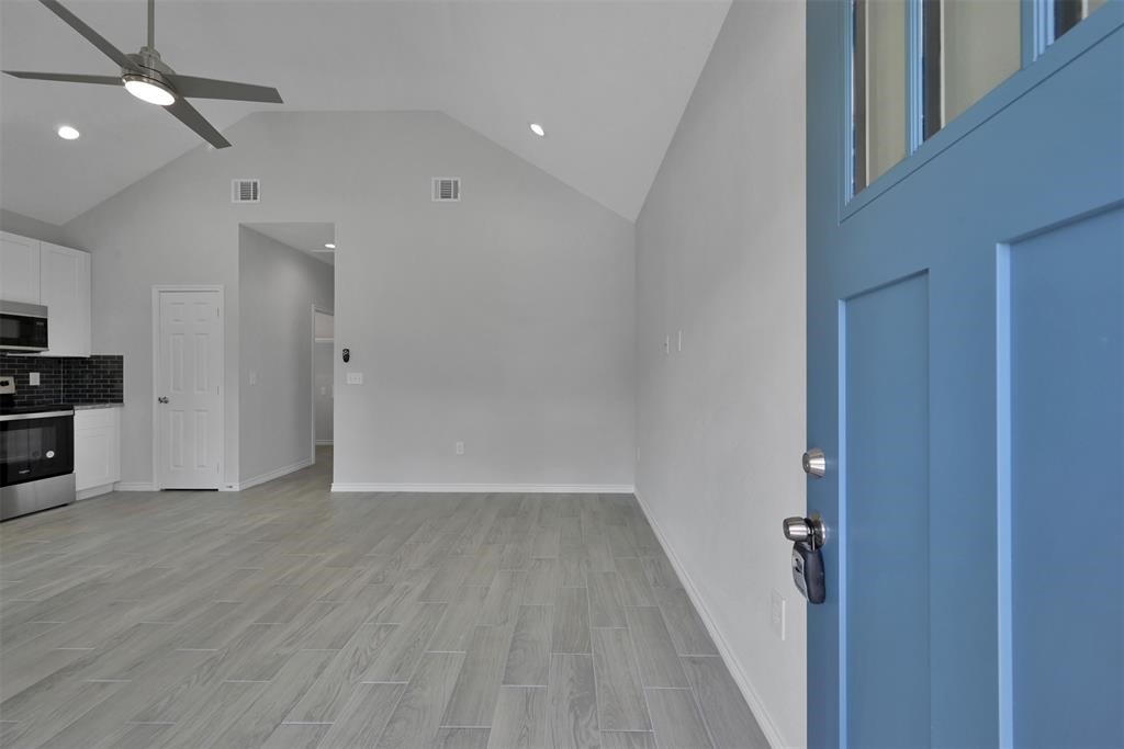 16895 W Ivanhoe Montgomery TX 77316