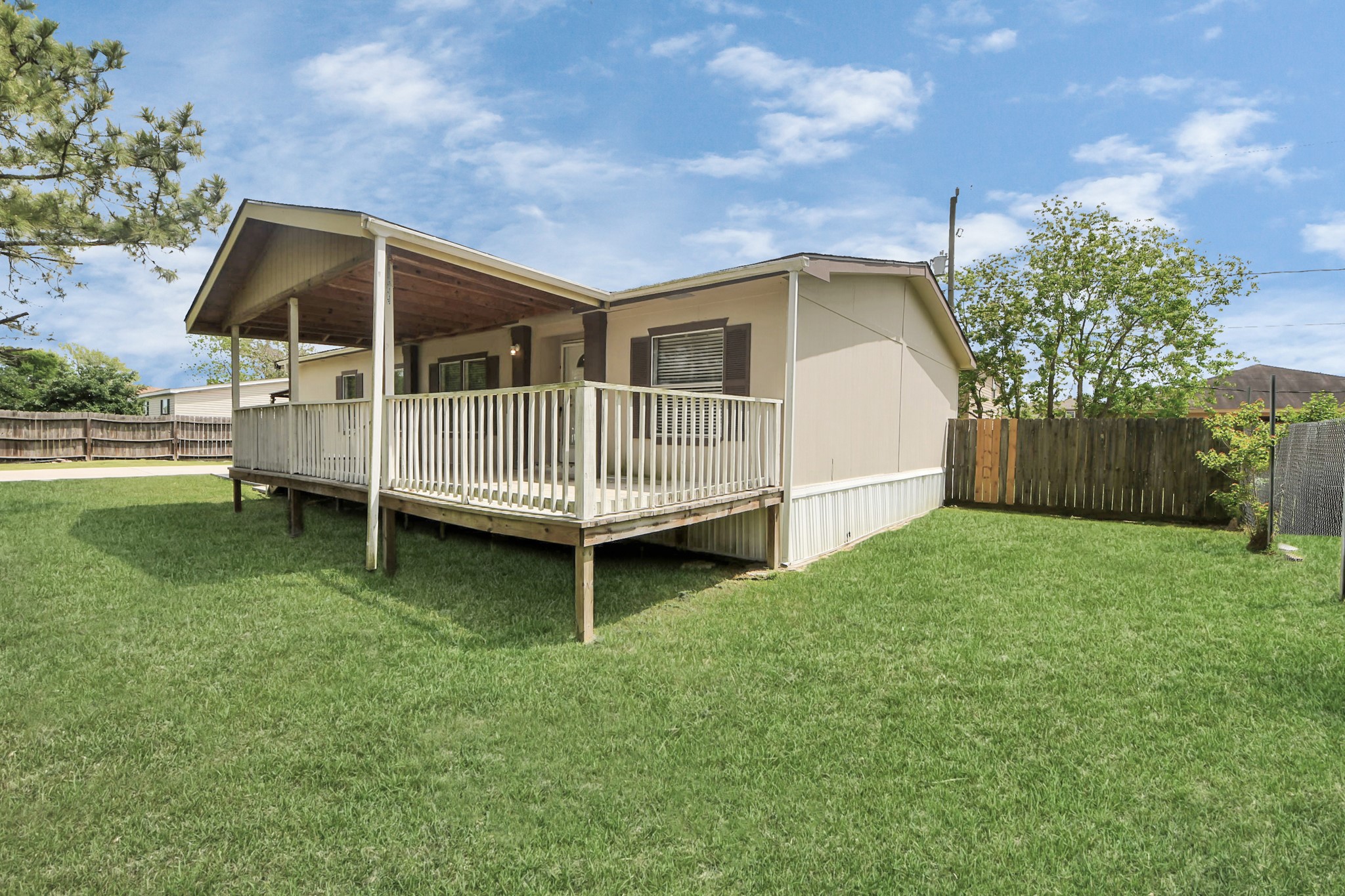 2518 N Battlebell Road Highlands TX 77562