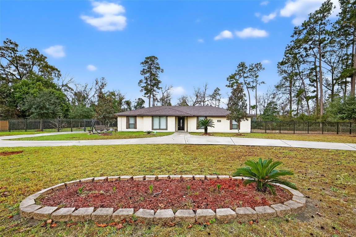 1011 Chateau Woods Parkway Drive Conroe TX 77385