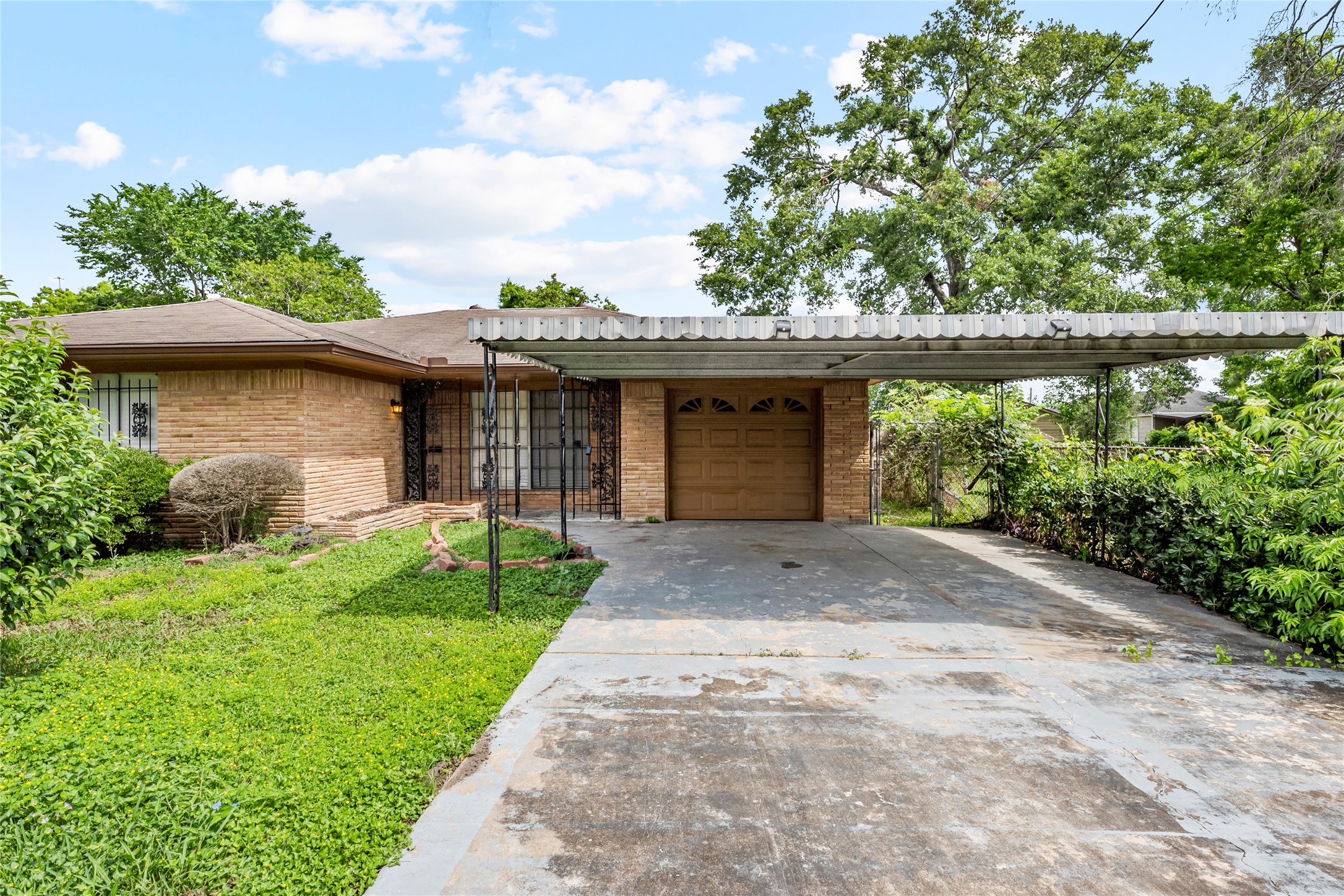 3317 Le Badie Street Houston TX 77026