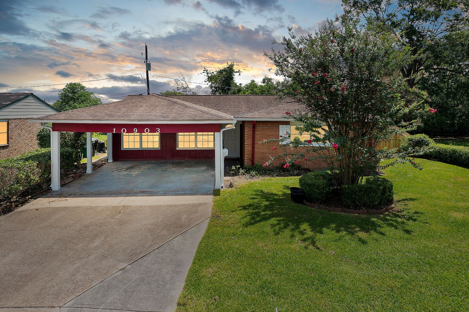 10903 Faircroft Drive Houston TX 77048