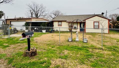 1051 Manor Street Houston TX 77015