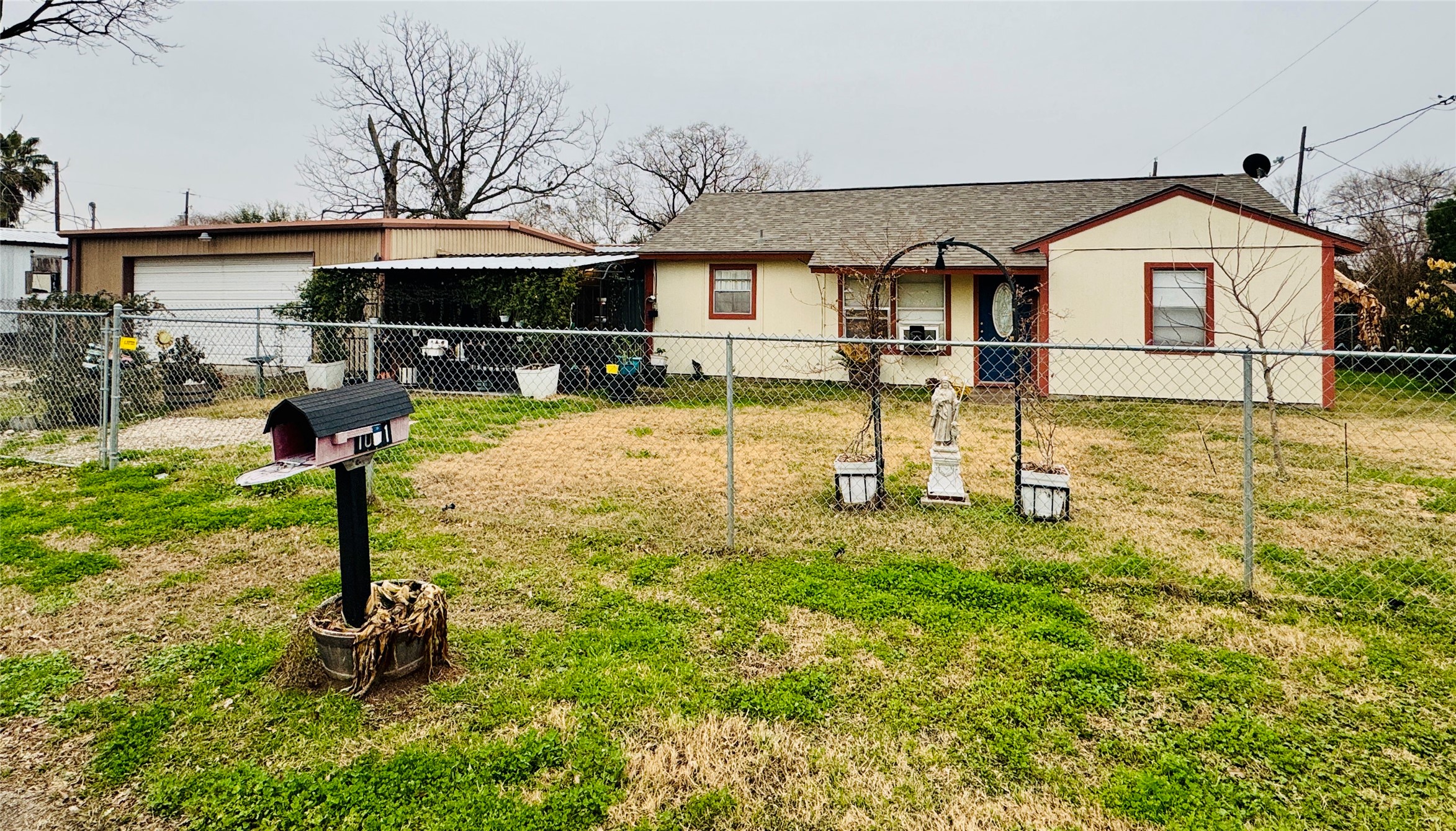 1051 Manor Street Houston TX 77015