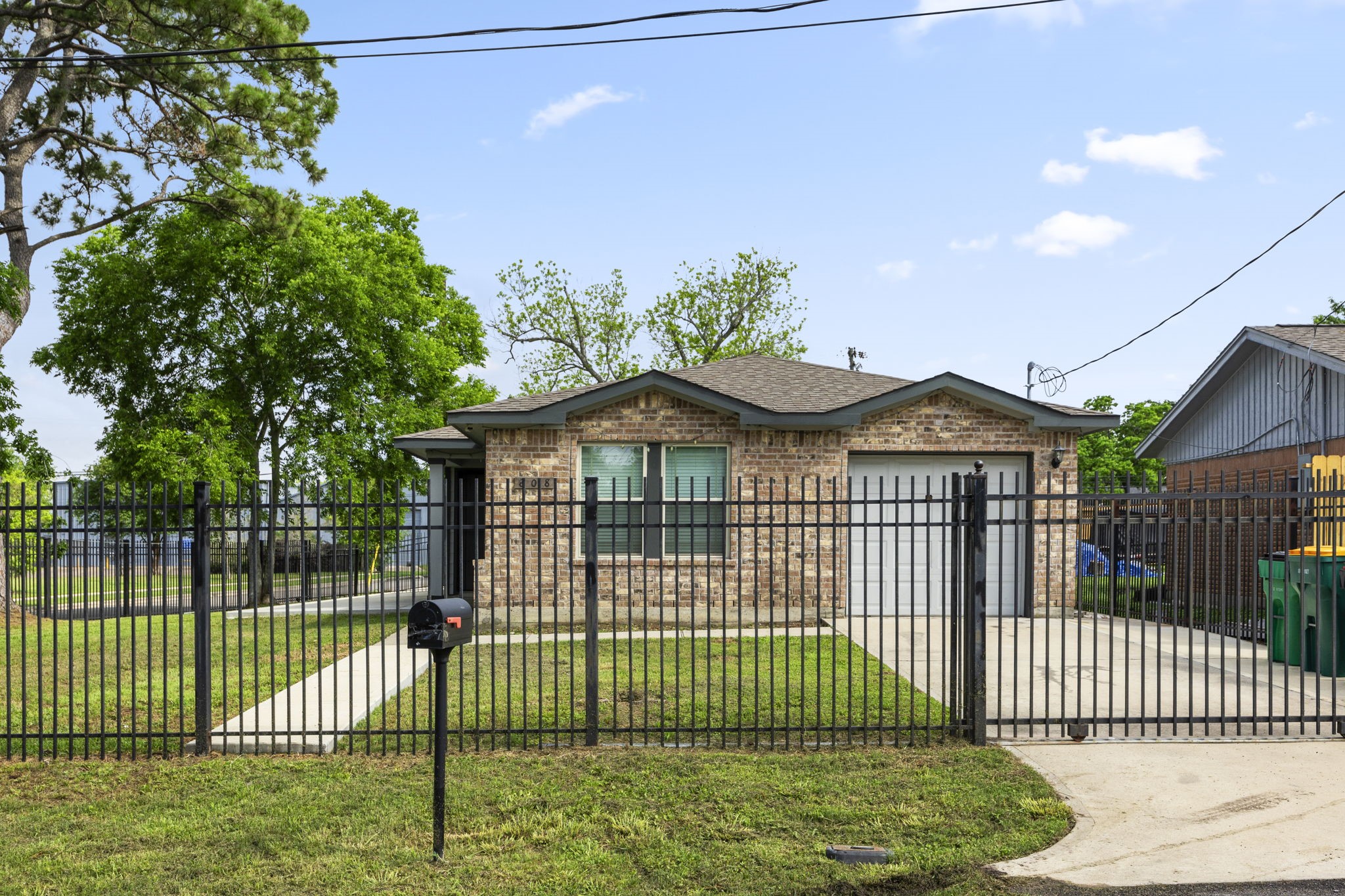 808 W Cleveland Street Baytown TX 77520