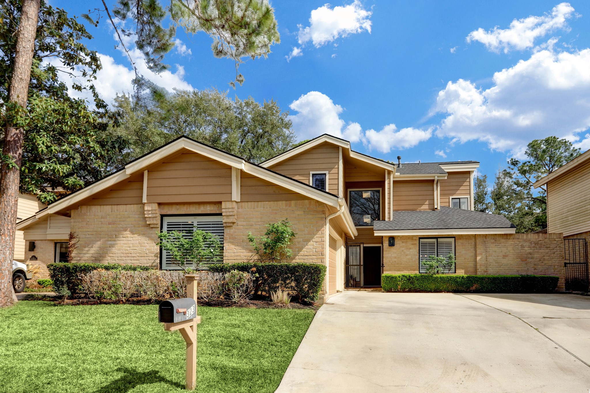 323 Commodore Way Houston TX 77079