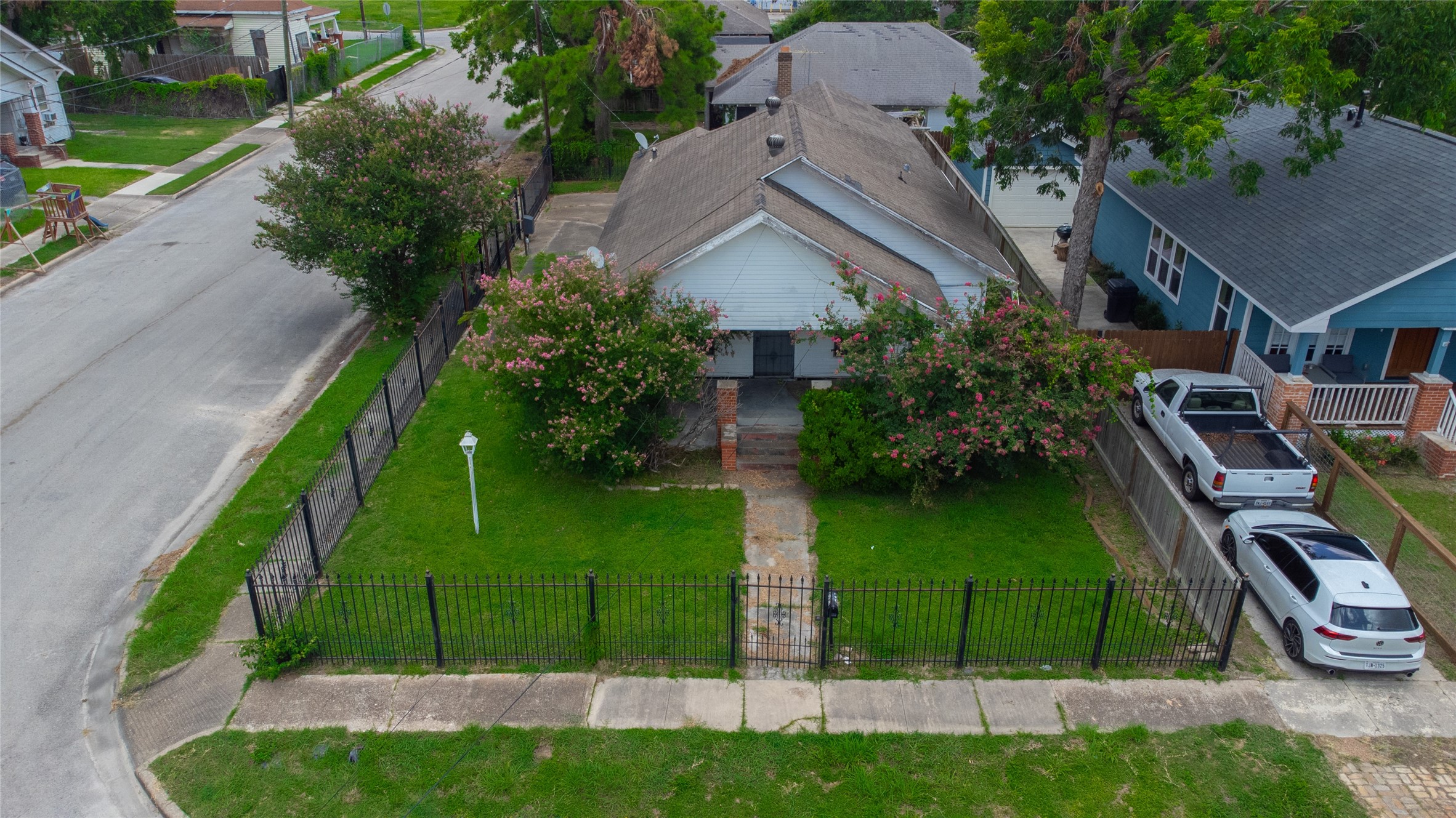 2718 Gano Street Houston TX 77009