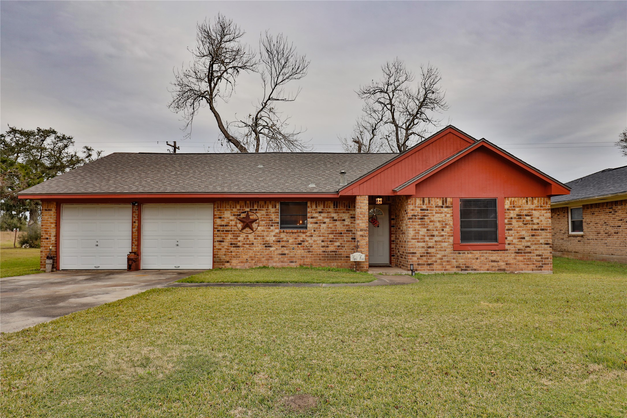 235 Lakewood Drive Clute TX 77531