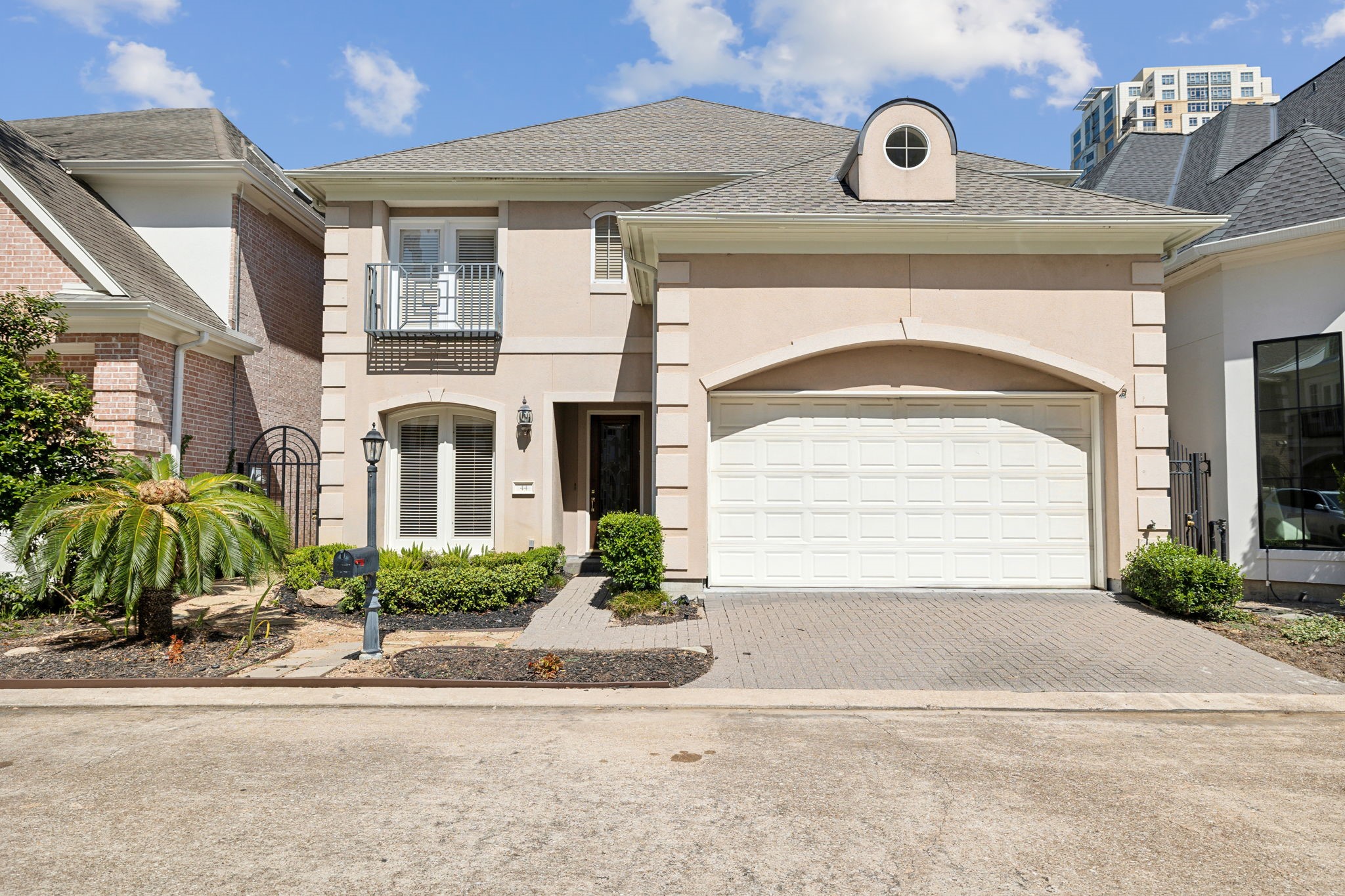 44 Wynden Oaks Drive Houston TX 77056