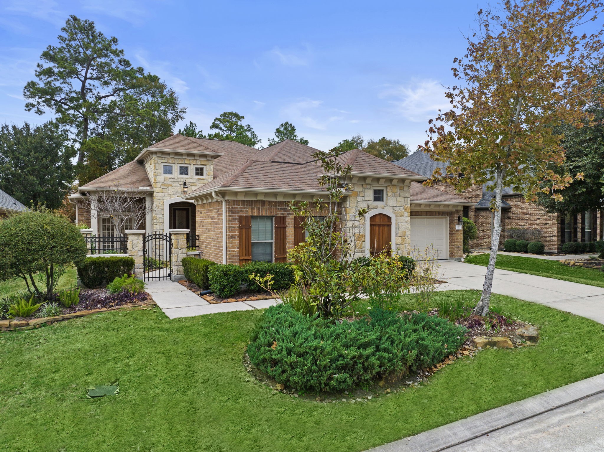 55 N Emory Bend Place Shenandoah TX 77381