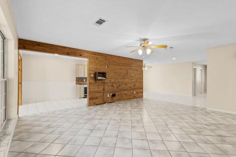 311 Peppertree Village Mills TX 77663