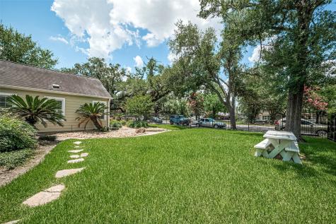 826 Heights Boulevard Houston TX 77007