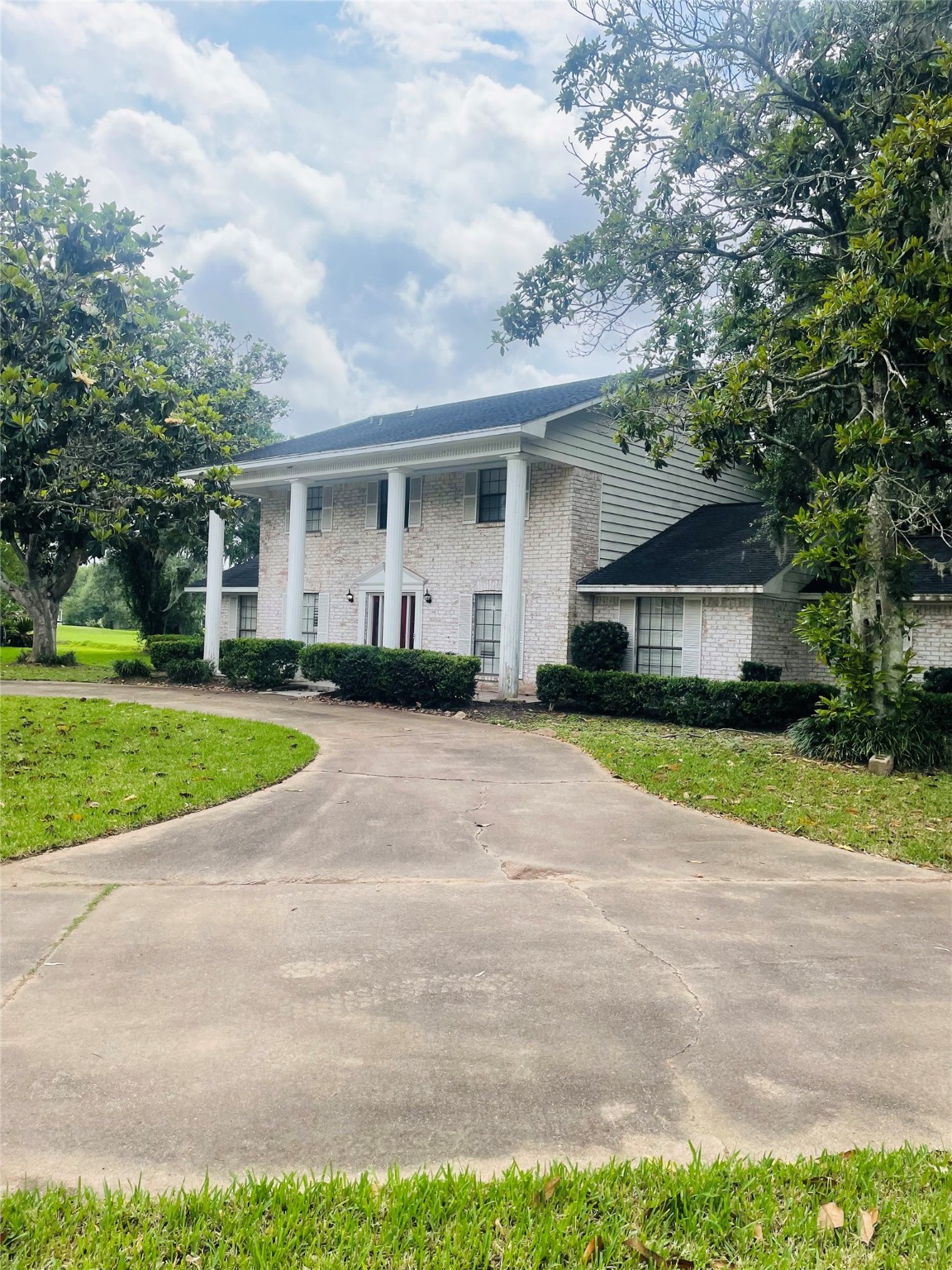2202 River Valley Drive West Columbia TX 77486