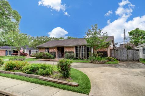6143 Meadow Lake Lane Houston TX 77057