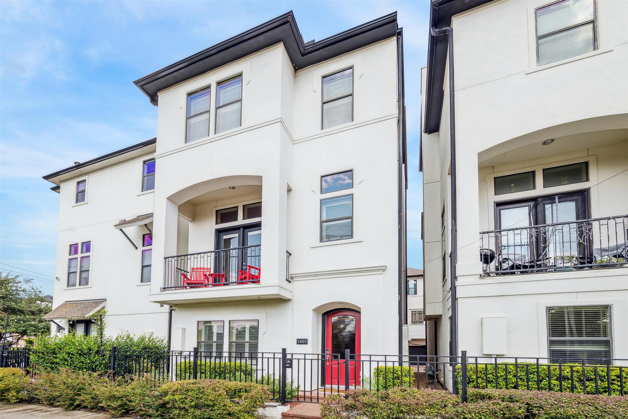 1885 Dart Street Houston TX 77007