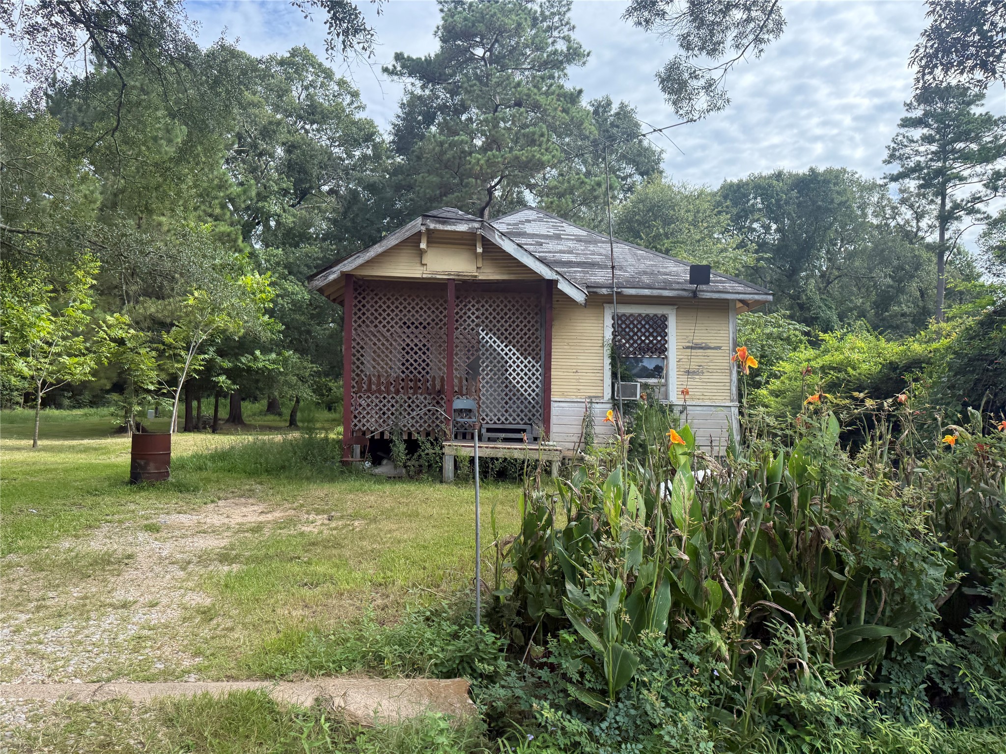 210 County Road 3992 Cleveland TX 77328