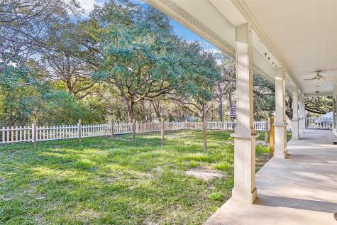 123 Burwell Road Highlands TX 77562