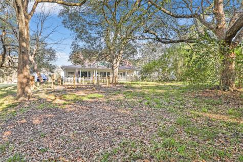 123 Burwell Road Highlands TX 77562