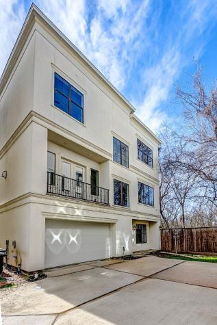 2511 Ohsfeldt Street C Houston TX 77008
