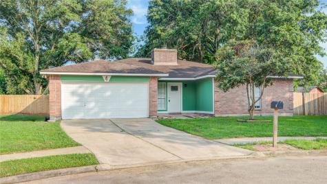 4 Mustang Court Angleton TX 77515