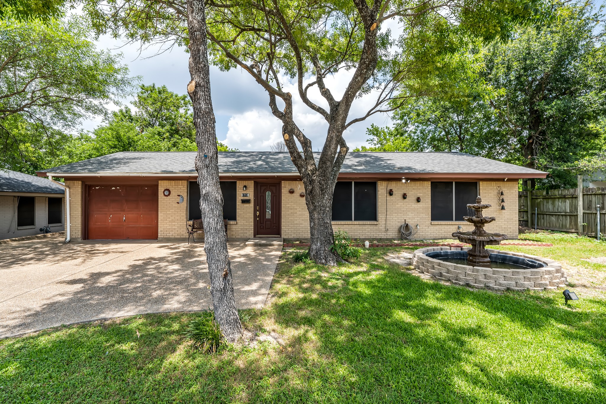 1712 E Wm J Bryan Parkway Bryan TX 77803