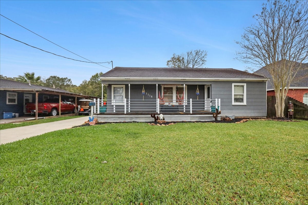 1118 West Drive Port Neches TX 77651