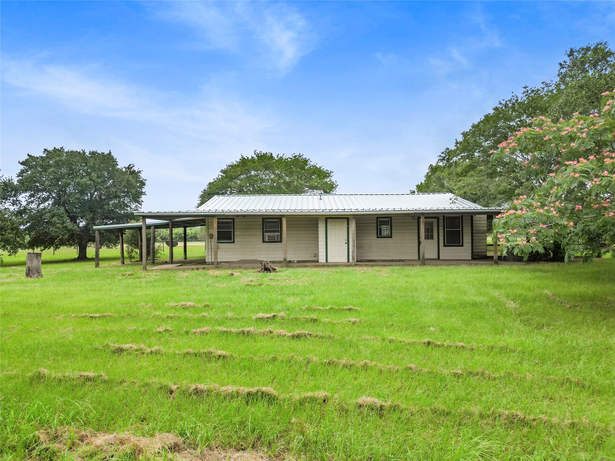25 Willey Road Bedias TX 77831