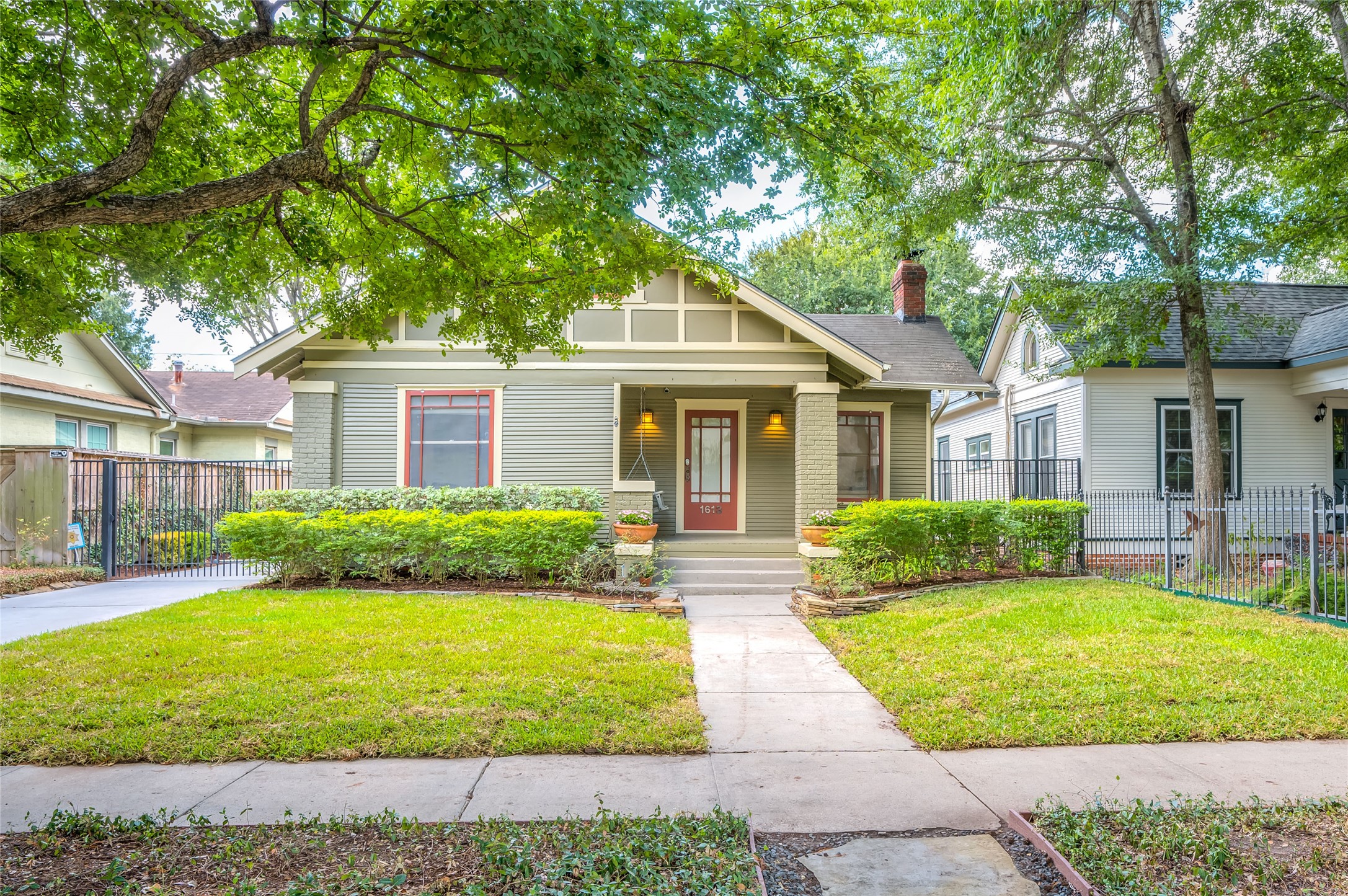 1613 Harold Street Houston TX 77006