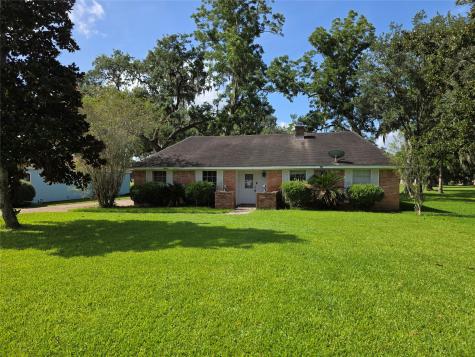 341 S Amherst Drive West Columbia TX 77486
