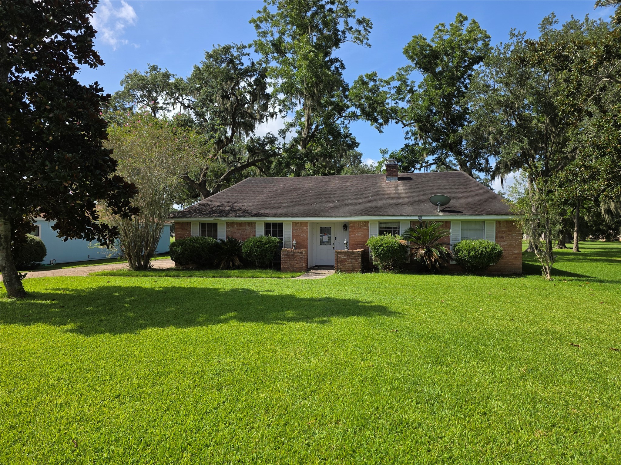 341 S Amherst Drive West Columbia TX 77486