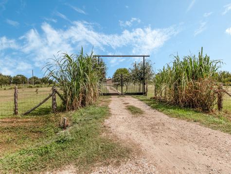 2234 Hopkins Road Beasley TX 77417