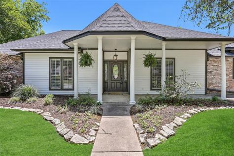 704 Balmoral Court Friendswood TX 77546