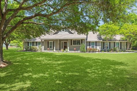 319 Brazos Oaks Court Sealy TX 77474