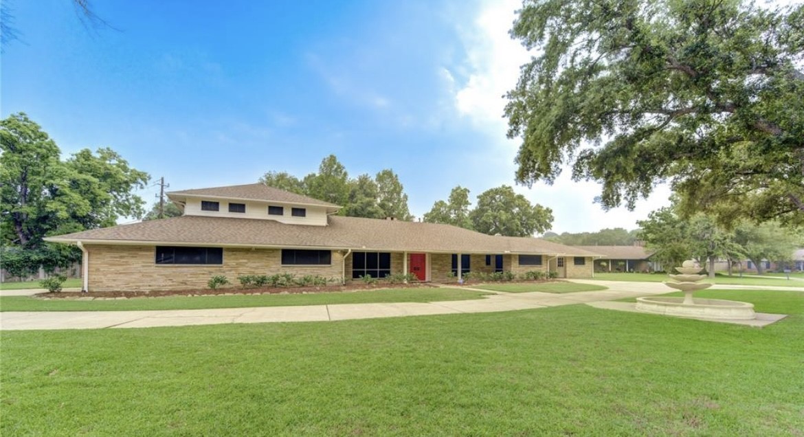 102 Oak Shadows Street Baytown TX 77520
