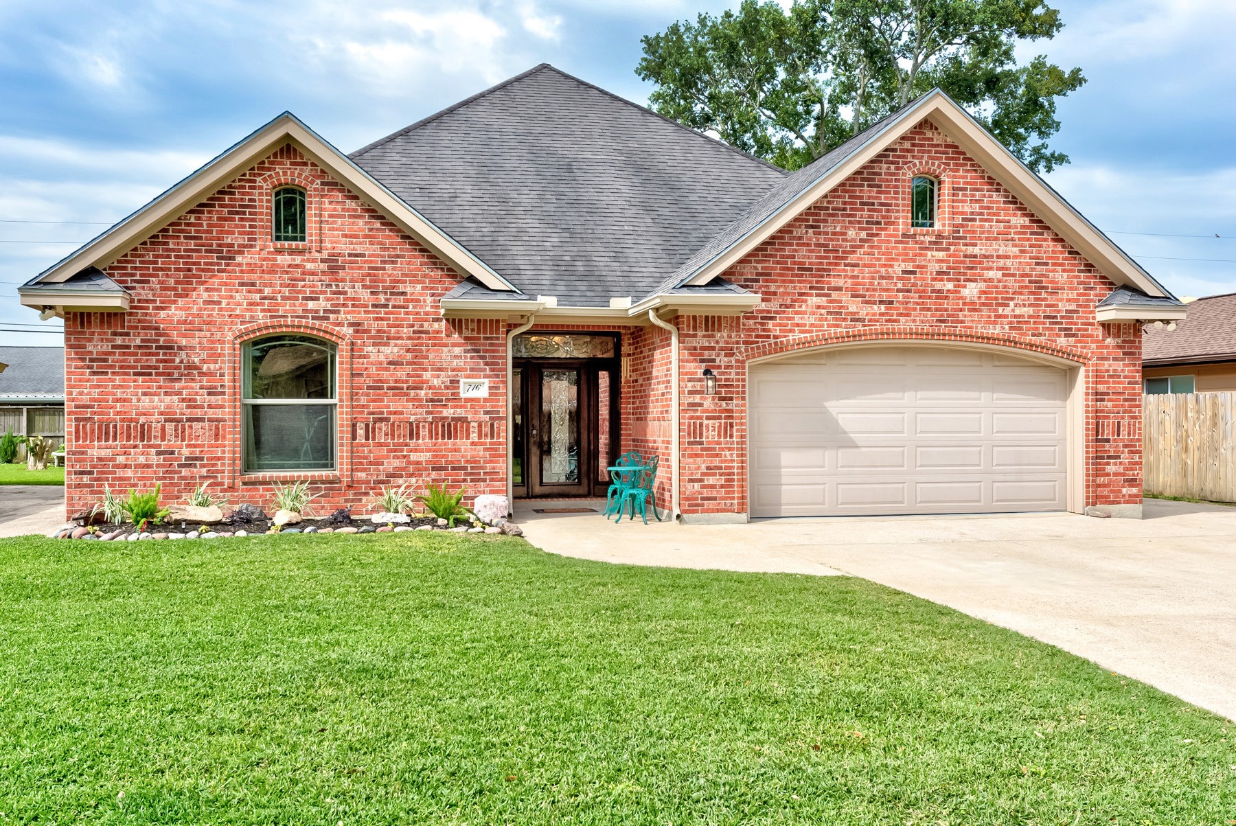 716 S 2nd 1/2 Street Nederland TX 77627