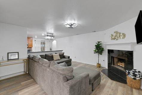 8227 Montego Bay Drive Mont Belvieu TX 77523