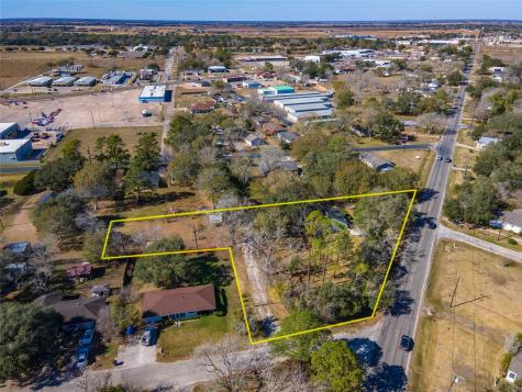 1423 N Wharton Street El Campo TX 77437