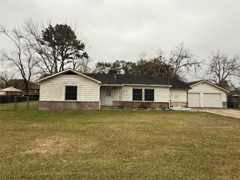 130 E Phillips Road Angleton TX 77515