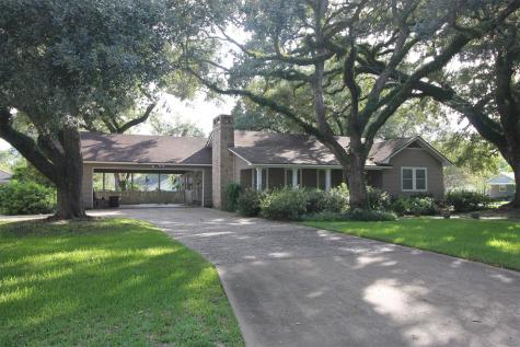 1902 Edgewood Street Liberty TX 77575