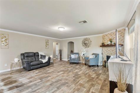 11031 Bauer Elm Street Houston TX 77044