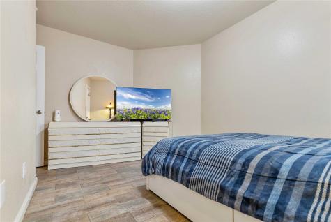 11031 Bauer Elm Street Houston TX 77044