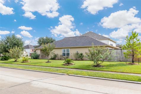 11031 Bauer Elm Street Houston TX 77044