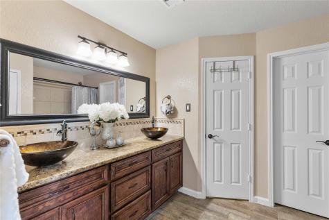 11031 Bauer Elm Street Houston TX 77044