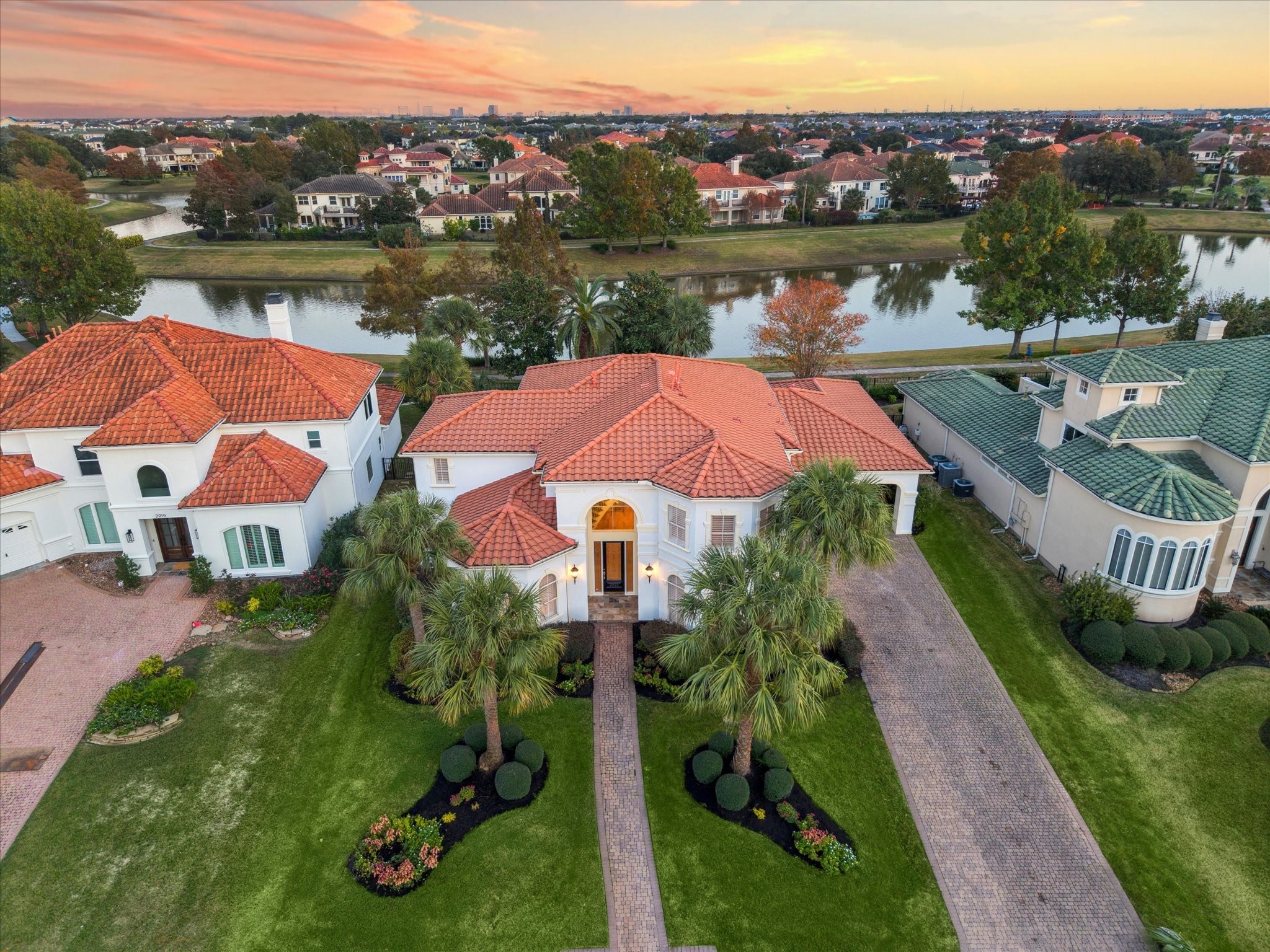 2025 Diamond Springs Drive Houston TX 77077