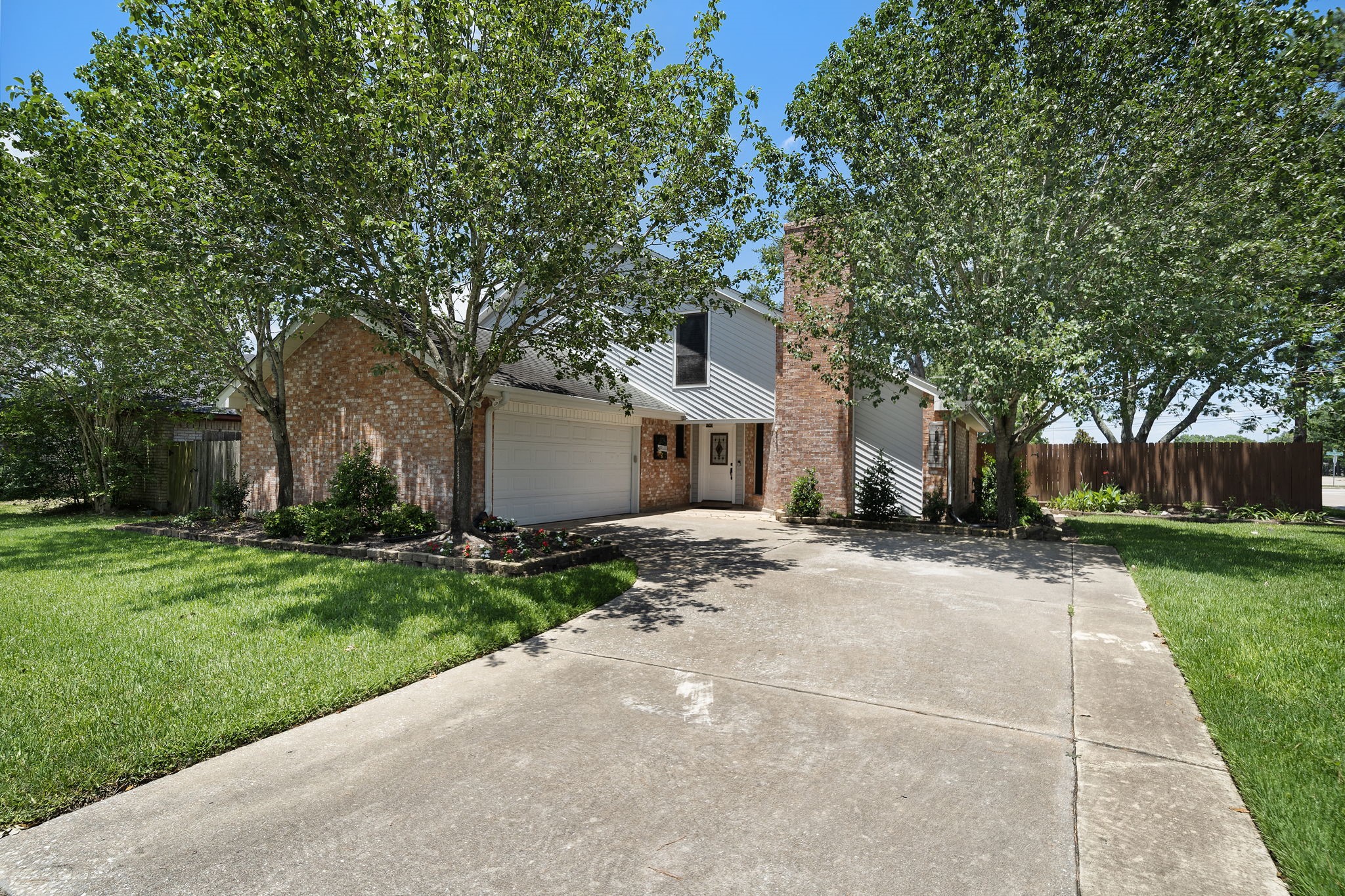 2401 Laura Lane Pearland TX 77581